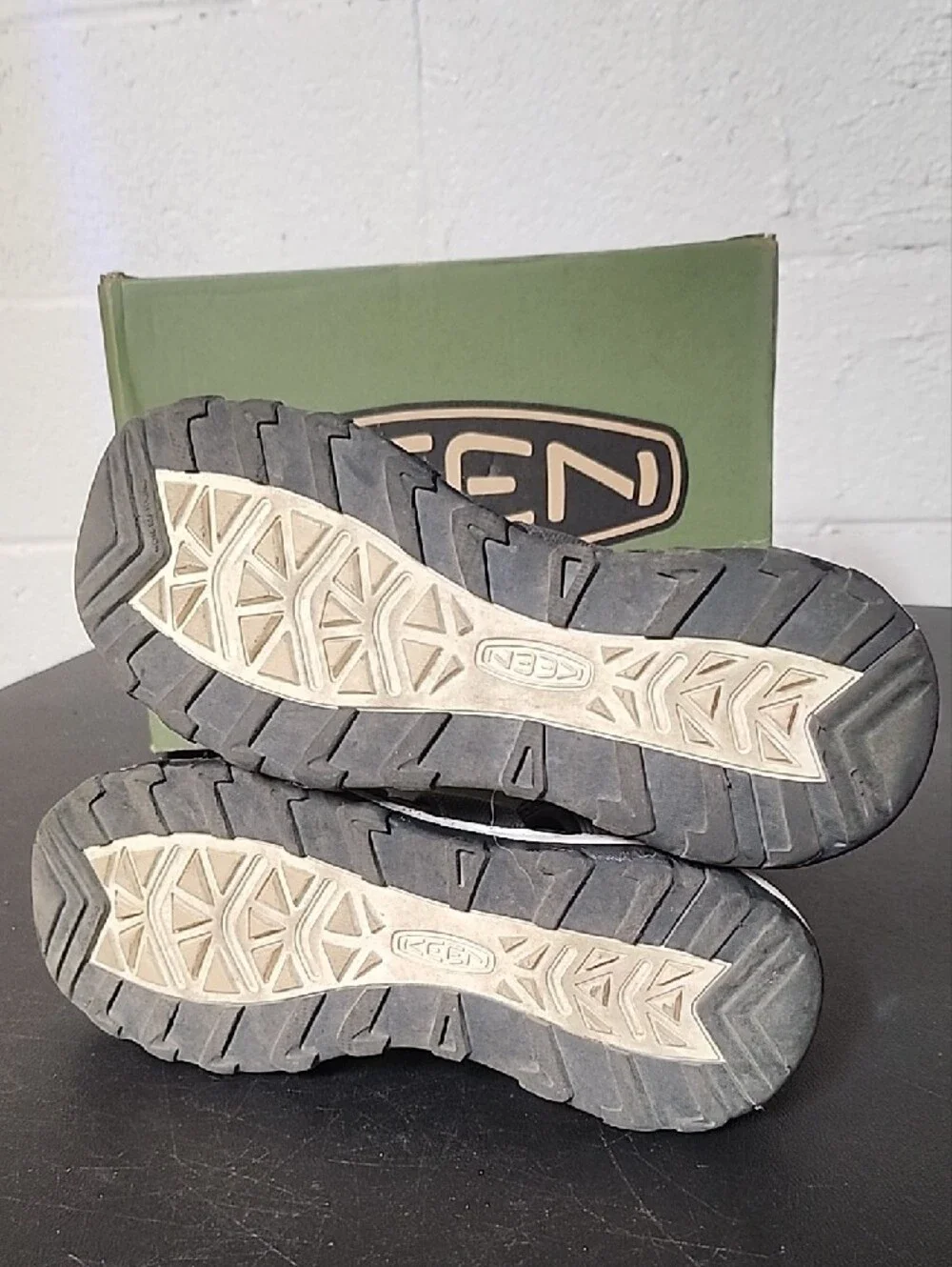 Keen Men’s Gray and Black Strappy Closed-Toe Hiking Sandals